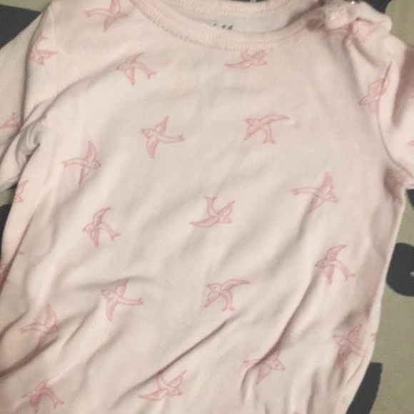Lot of H&M long sleeve onesies (size 2-4m) - Picture 4 of 4